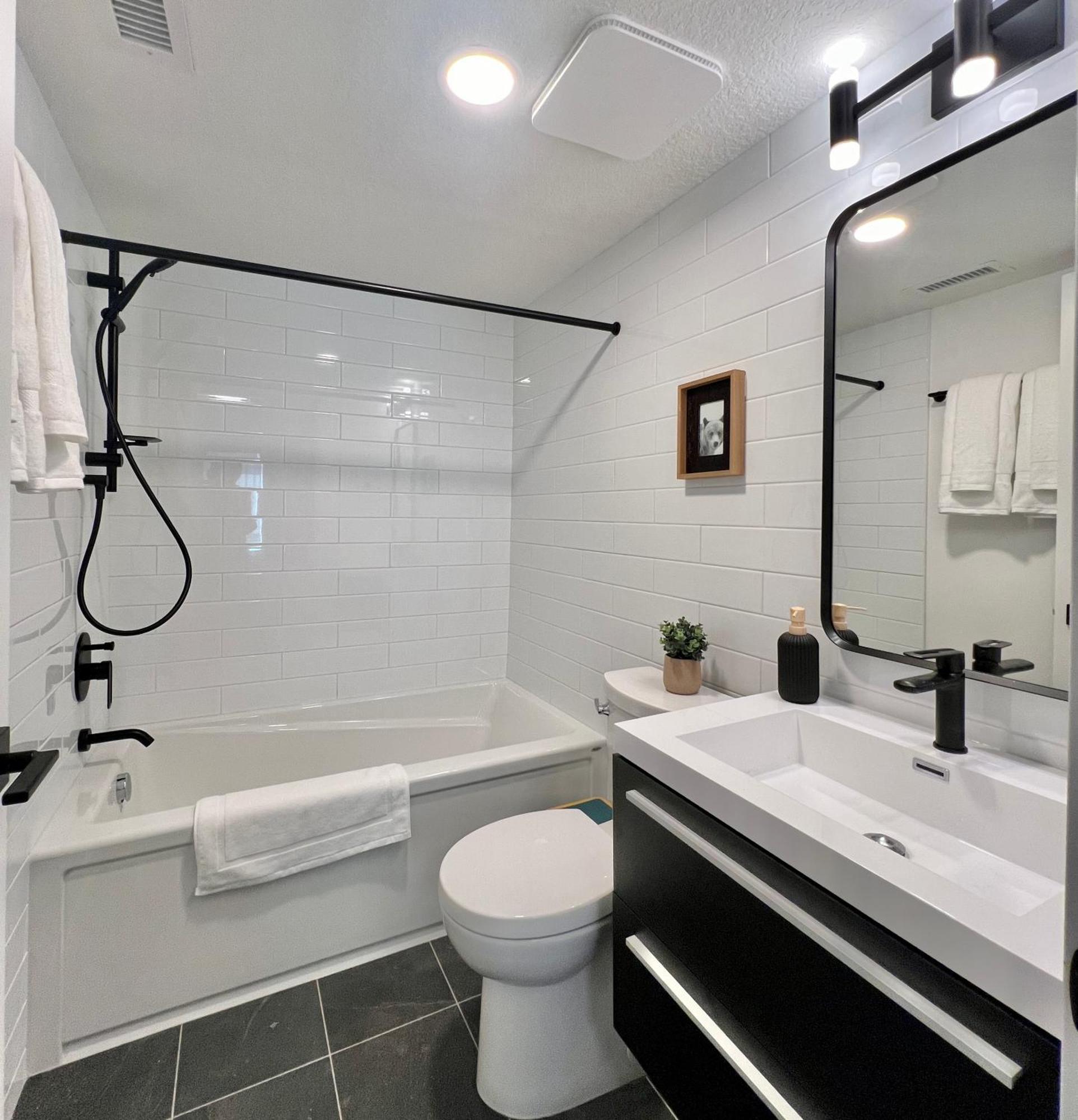 Special! New Downtown Mtn View Free Parking 2B&2B Leilighet Canmore Eksteriør bilde
